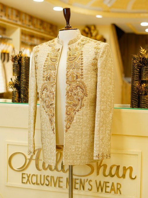 Groom’s Prince Coat Elegant Wedding Attire for Men