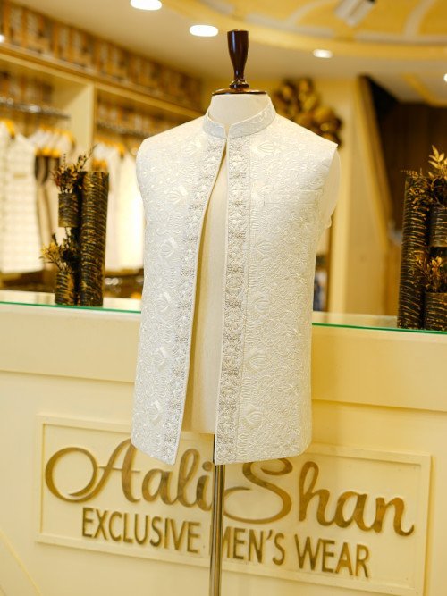 White Front-Open Waistcoat with Elegant Embroidery