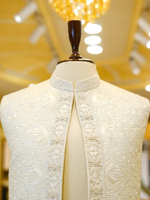 White Front-Open Waistcoat with Elegant Embroidery