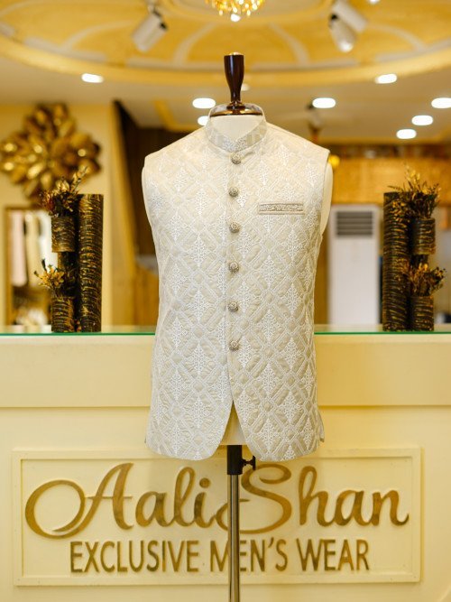 Skin-Tone Waistcoat with Elegant Embroidery