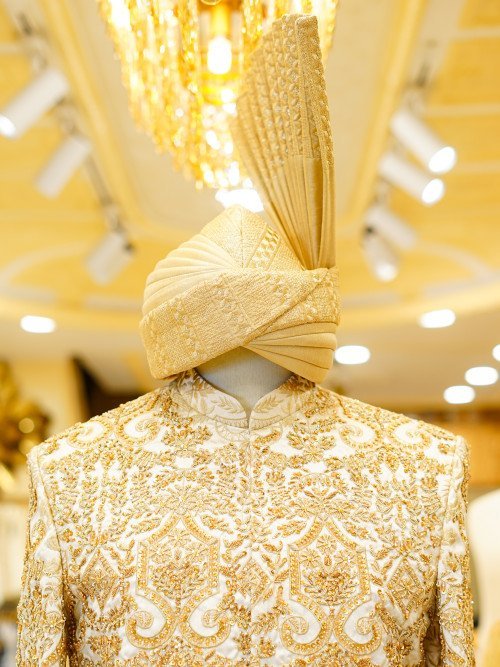 Fully Handcrafted Sherwani with Kulla – Exquisite Embroidery Masterpiece