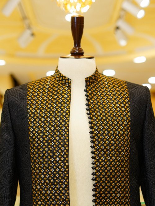 Front Open Shoot Embroidered Sherwani – Modern Elegance