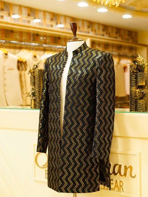 Regal Black and Gold Short Sherwani for Men – Elegant Ethnic Attire with Royal Embellishments
